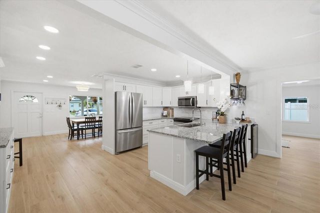 7536 18TH WAY N, St Petersburg, FL 33702