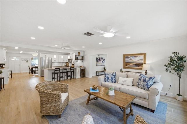 7536 18TH WAY N, St Petersburg, FL 33702