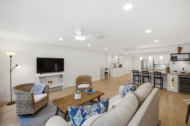 7536 18TH WAY N, St Petersburg, FL 33702
