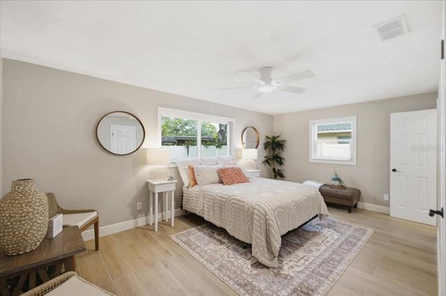 7536 18TH WAY N, St Petersburg, FL 33702