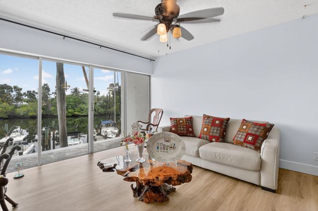 1319 E Hillsboro Boulevard 208, Deerfield Beach, FL 33441