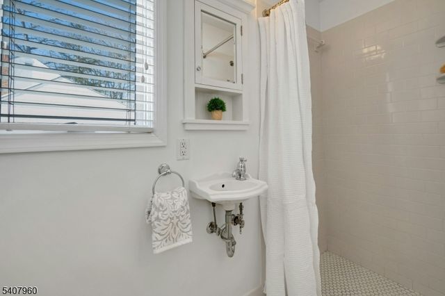 11 Mount Vernon Ave, Summit City, NJ 07901