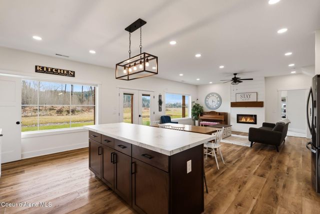 61 Lightfoot Dr, Sandpoint, ID 83864