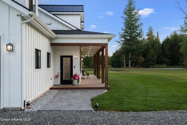 61 Lightfoot Dr, Sandpoint, ID 83864