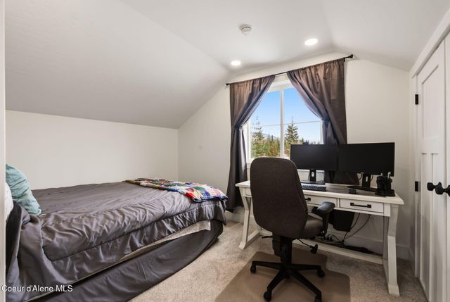 61 Lightfoot Dr, Sandpoint, ID 83864