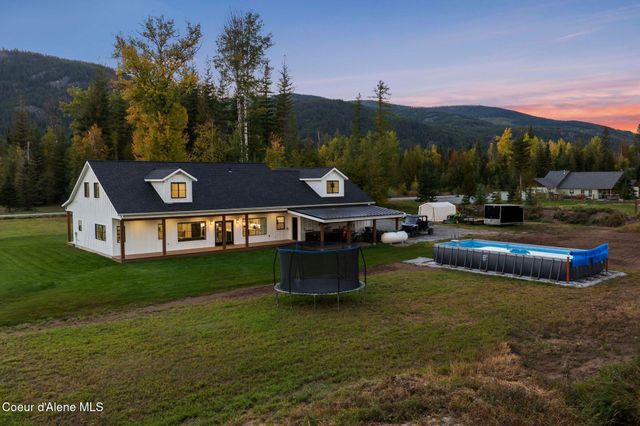 61 Lightfoot Dr, Sandpoint, ID 83864