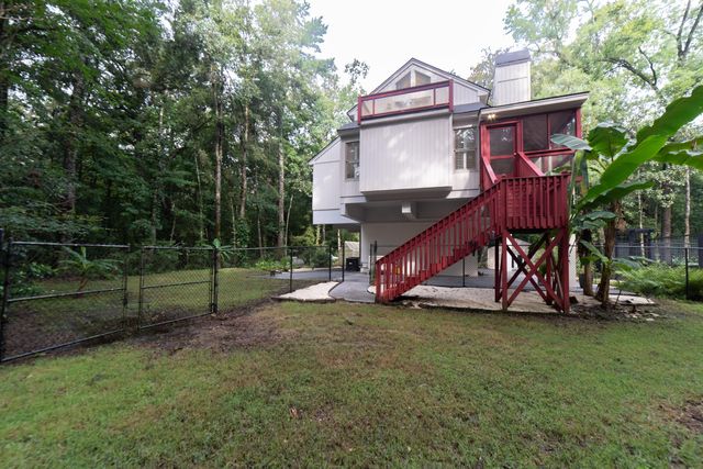 5654 Middle Creek Road, Ravenel, SC 29470