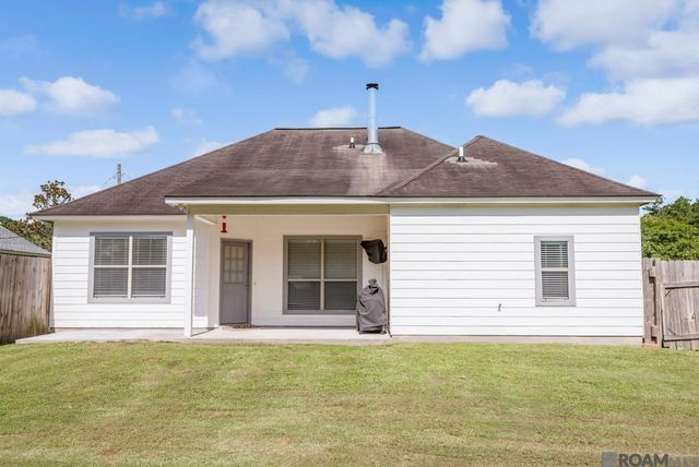 27160 Woods Edge Ln, Walker, LA 70785
