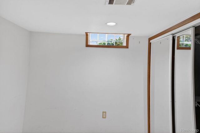 31822 Slumber Lane, Fraser, MI 48026