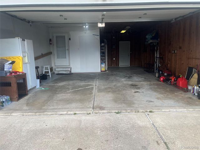 31822 Slumber Lane, Fraser, MI 48026