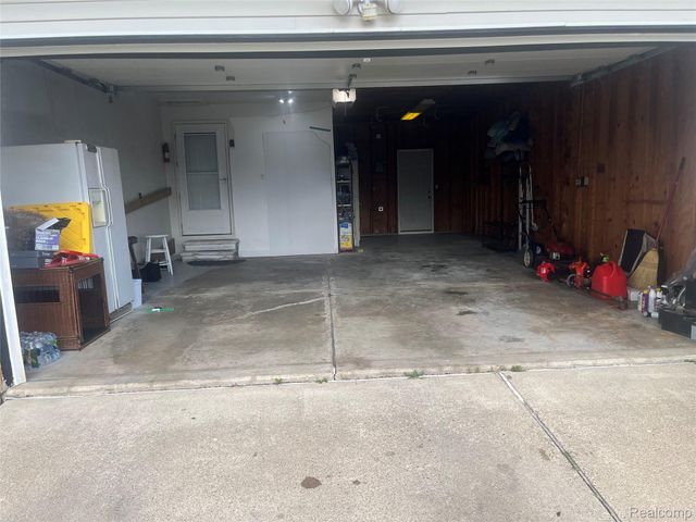 31822 Slumber Lane, Fraser, MI 48026