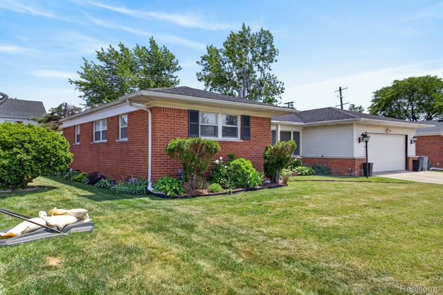 31822 Slumber Lane, Fraser, MI 48026