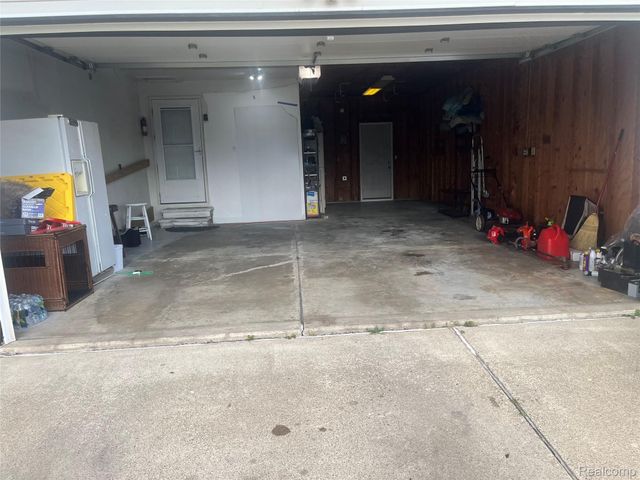 31822 Slumber Lane, Fraser, MI 48026