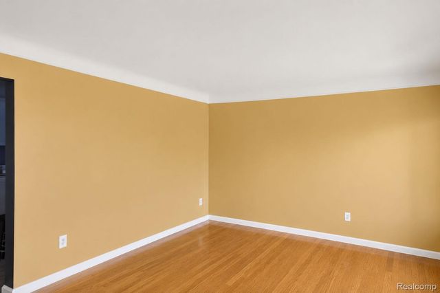 31822 Slumber Lane, Fraser, MI 48026