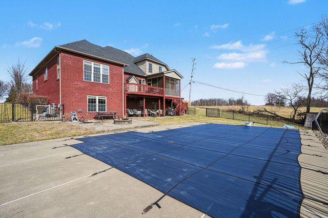 2370 Barnes Road, Williamstown, KY 41097