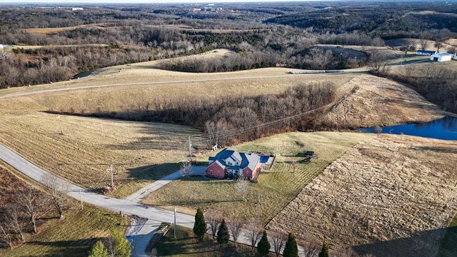 2370 Barnes Road, Williamstown, KY 41097