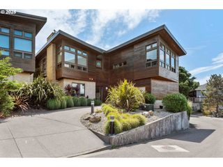 2789 COLONY Cir, Bandon, OR 97411