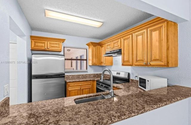 1495 Lake Crystal Dr H, West Palm Beach, FL 33411