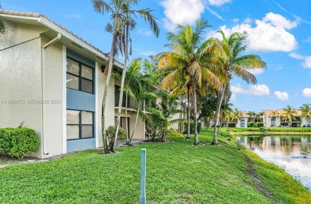 1495 Lake Crystal Dr H, West Palm Beach, FL 33411