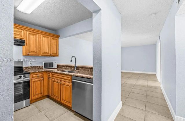 1495 Lake Crystal Dr H, West Palm Beach, FL 33411