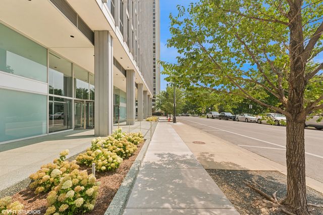 330 W DIVERSEY Parkway 606, Chicago, IL 60657