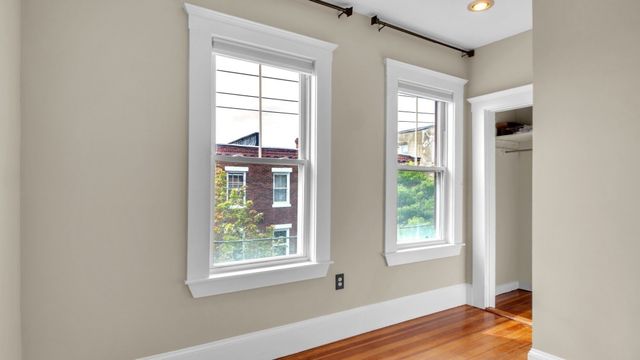 44 Pingree St 5, Salem, MA 01970