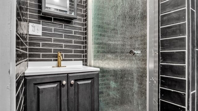 44 Pingree St 5, Salem, MA 01970