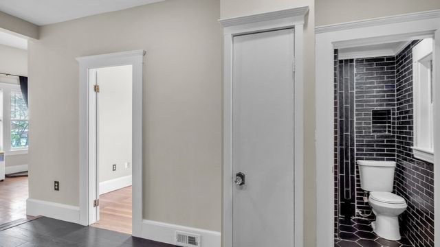 44 Pingree St 5, Salem, MA 01970