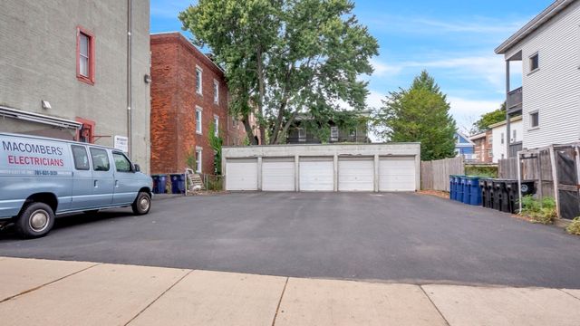 44 Pingree St 5, Salem, MA 01970