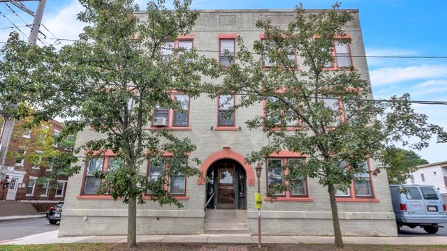 44 Pingree St 5, Salem, MA 01970
