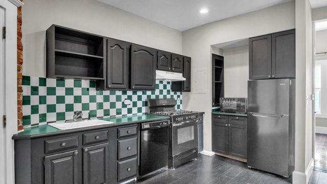44 Pingree St 5, Salem, MA 01970