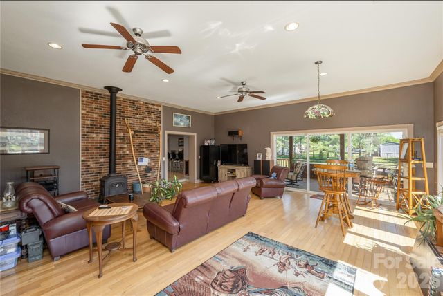 231 Allen Road, East Flat Rock, NC 28726