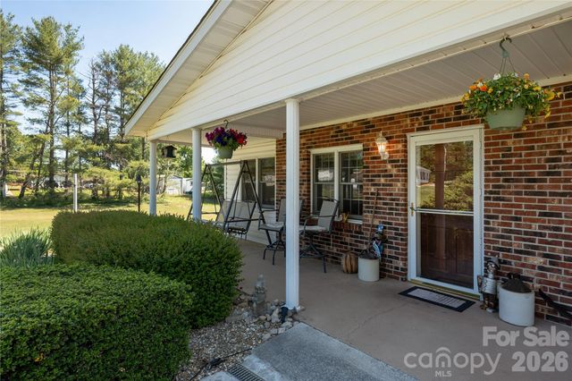 231 Allen Road, East Flat Rock, NC 28726