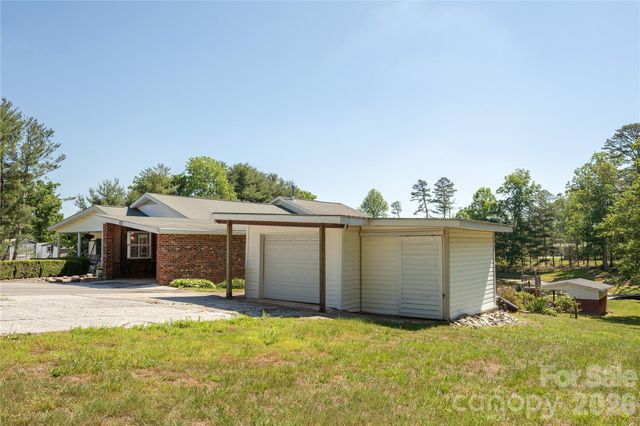 231 Allen Road, East Flat Rock, NC 28726