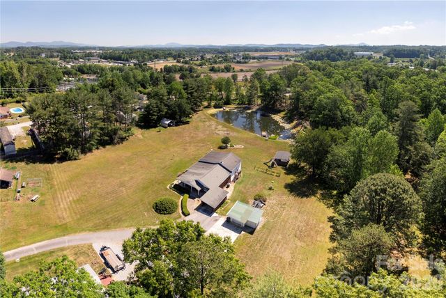 231 Allen Road, East Flat Rock, NC 28726