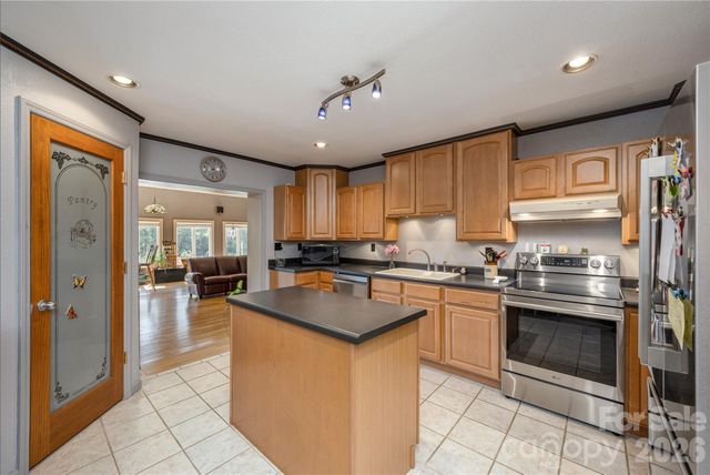 231 Allen Road, East Flat Rock, NC 28726