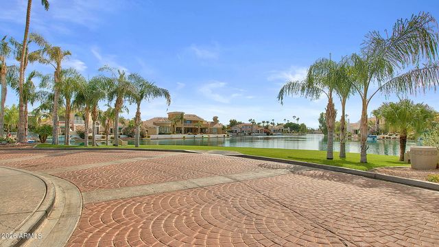 1334 W Sandpiper Drive, Gilbert, AZ 85233