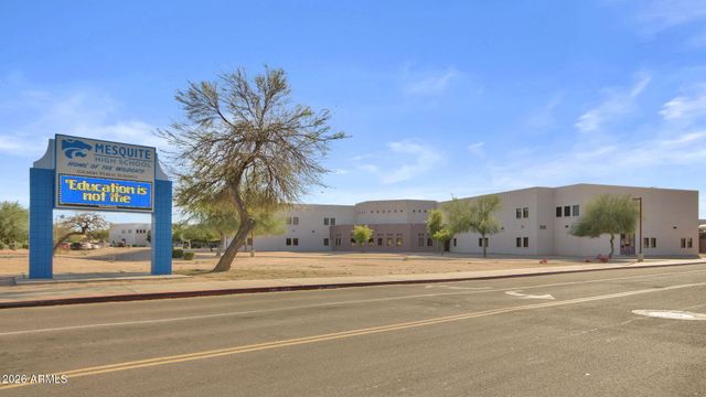 1334 W Sandpiper Drive, Gilbert, AZ 85233