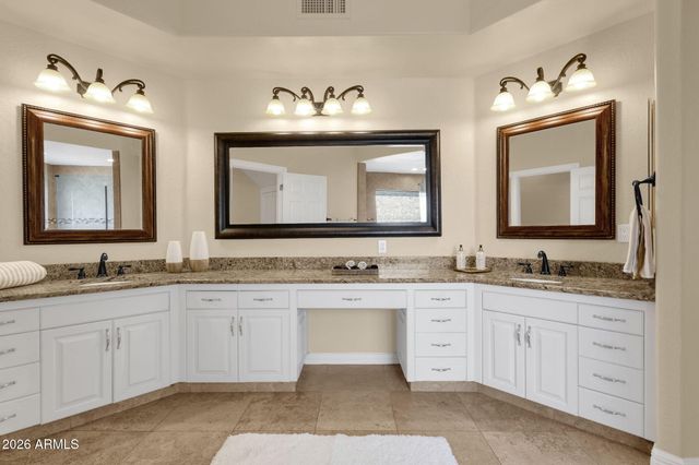 1334 W Sandpiper Drive, Gilbert, AZ 85233