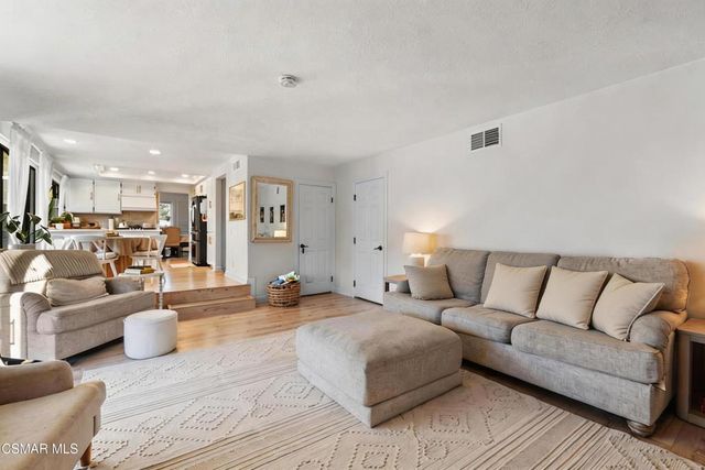 23503 Via Decano, Valencia, CA 91355