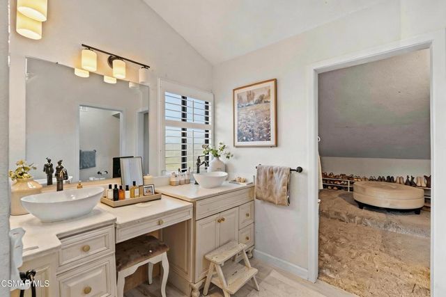 23503 Via Decano, Valencia, CA 91355