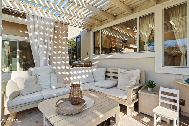 23503 Via Decano, Valencia, CA 91355