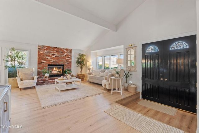 23503 Via Decano, Valencia, CA 91355