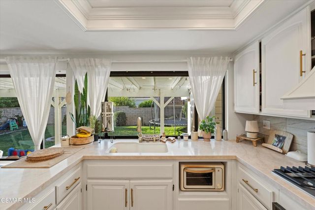 23503 Via Decano, Valencia, CA 91355