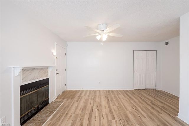 1446 Deerpond LN, Virginia Beach, VA 23464