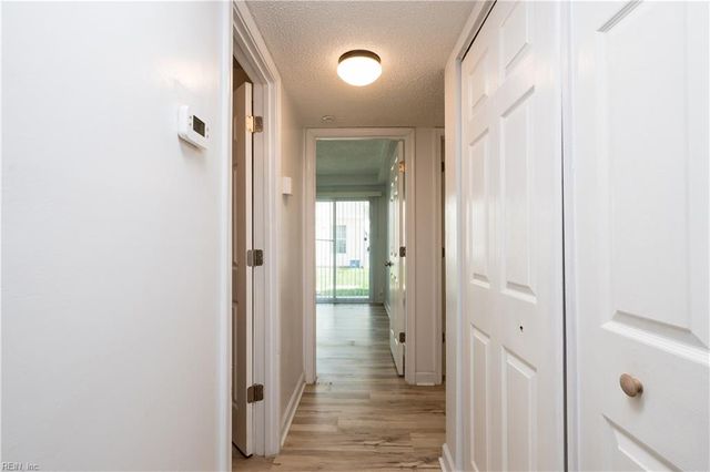 1446 Deerpond LN, Virginia Beach, VA 23464