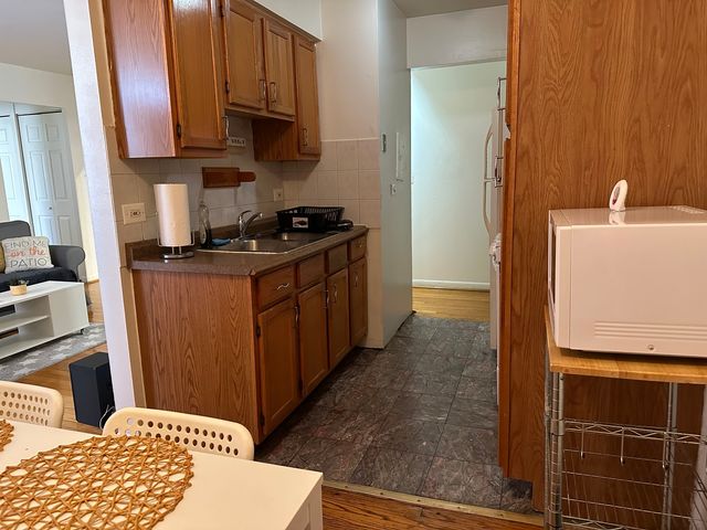 1060 W HOLLYWOOD Avenue 404, Chicago, IL 60660