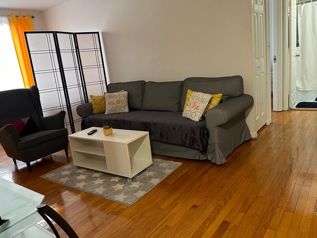 1060 W HOLLYWOOD Avenue 404, Chicago, IL 60660