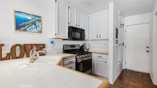 22905 Banyan 228, Saugus, CA 91390