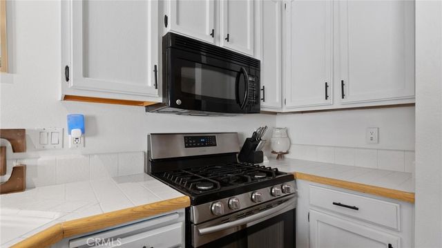 22905 Banyan 228, Saugus, CA 91390